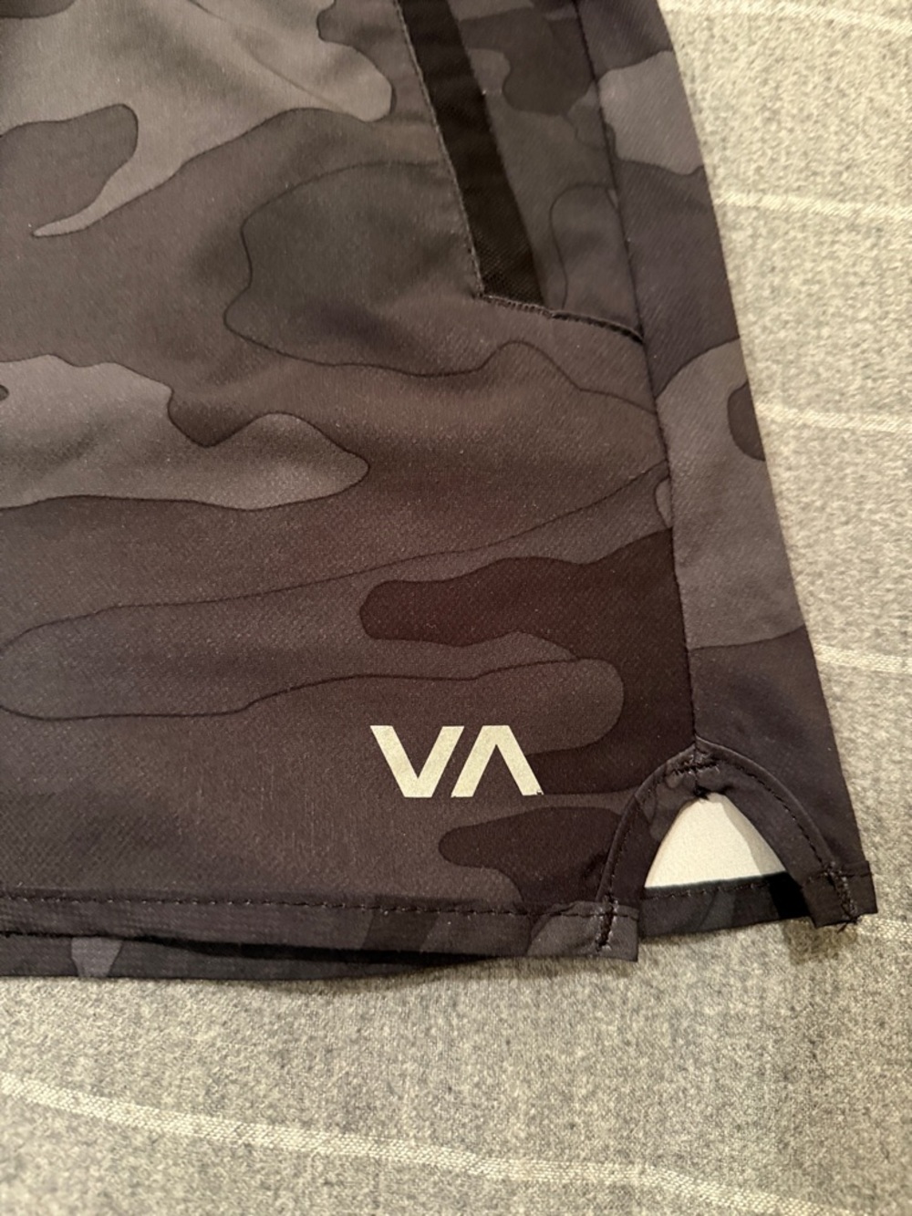 RVCA Women's Dark Camo Athletic Shorts, Size Large - Picture 3 of 6